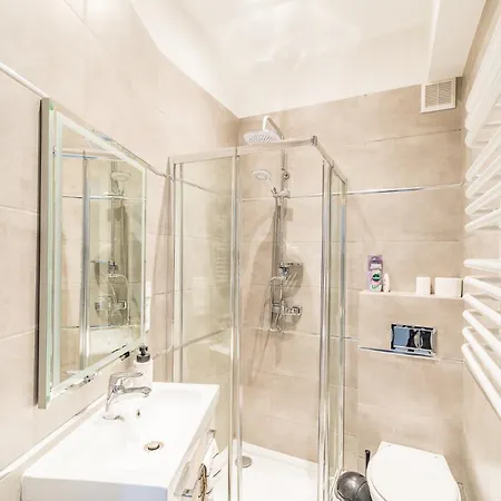 Starowislna - Balcony, Top Location, Tram & Train Nearby - By Rentujemy Apartment *
