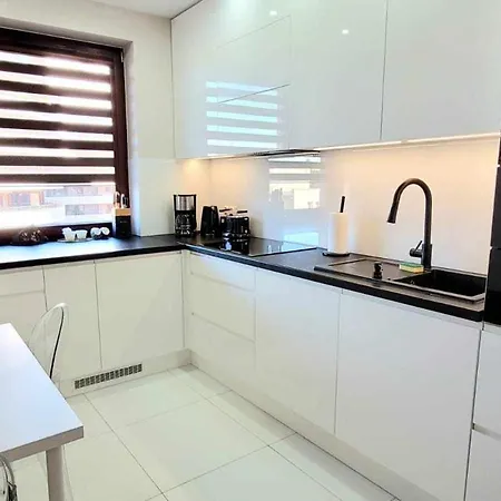 Royal Deluxe 2 6 Persons Aquapark Down Town Apartment