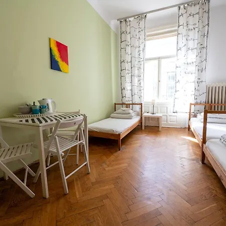 Trzy Kafki Private Hostel *