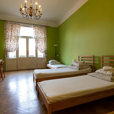 Trzy Kafki Private Hostel *