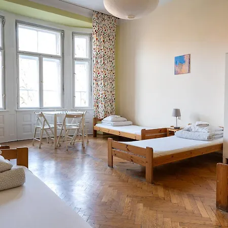 Hostel Trzy Kafki Private *