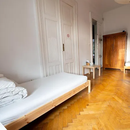 Trzy Kafki Private Hostel *