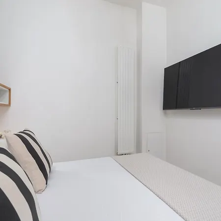 - Dietla 21 Street Apartment