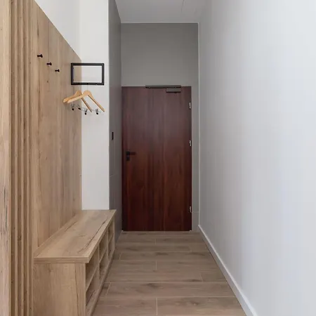 - Dietla 21 Street