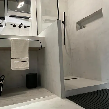 Premium Loft Apartments-city Center Parking By Urban Escape Apartment