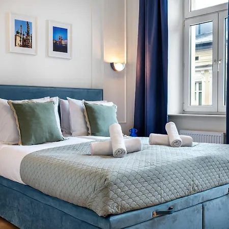 Tyzenhauz Topolowa Aparthotel