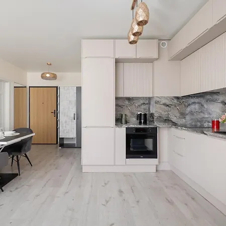 Apartment Beautiful & Spacious 1 Bedroom Apartament With Balcony By Renters Krakow