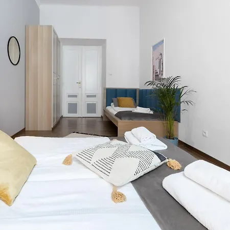 Apartment Staszica 7 *