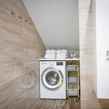 Apartment Malinowelove Aircon, 3 Rooms, Parking, Ogrod