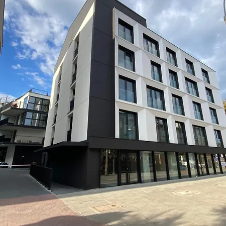 Vistula Avenue Free Parking, Swimming Pool, Sauna & Gym Krakow
