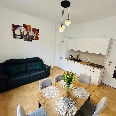 Apartment Selected By Market Square *
