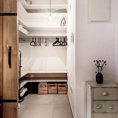 1-bedroom With Private Garden, Old Town *