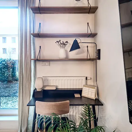 1-bedroom With Private Garden, Old Town Apartment *