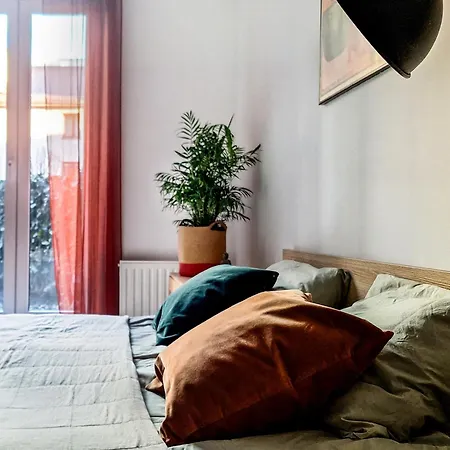 1-bedroom With Private Garden, Old Town Krakow