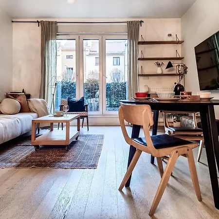 Apartment 1-bedroom With Private Garden, Old Town Krakow