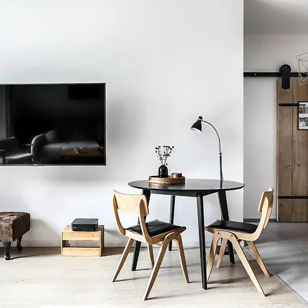 Apartment 1-bedroom With Private Garden, Old Town Krakow
