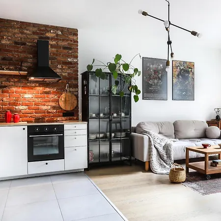 1-bedroom With Private Garden, Old Town Apartment