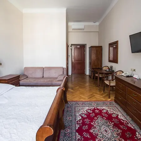 Apart Otel Basztowa 3*