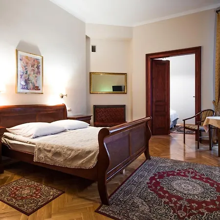 Apart Otel Basztowa 3*
