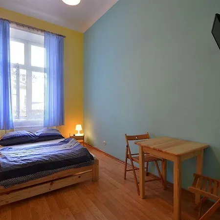 Old Town Luxe Retreat - King Bed - Steps To Main Square Krakow
