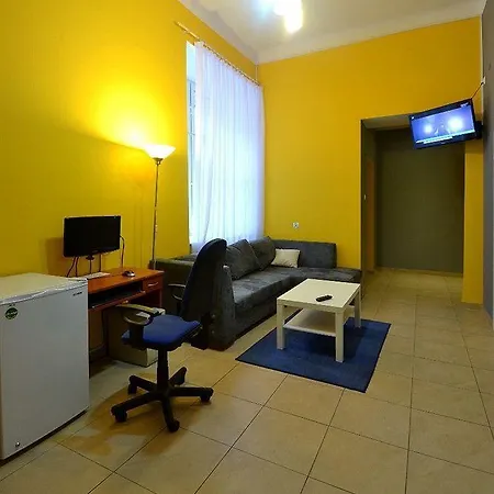 Old Town Luxe Retreat - King Bed - Steps To Main Square Krakow