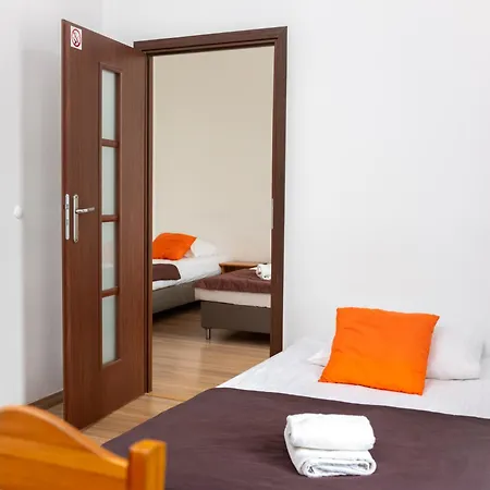 Aparthotel Station 2*