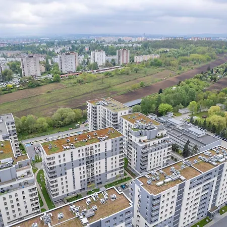 Mistrzejowice - Park, Tram & Bus Nearby - By Rentujemy * Krakow