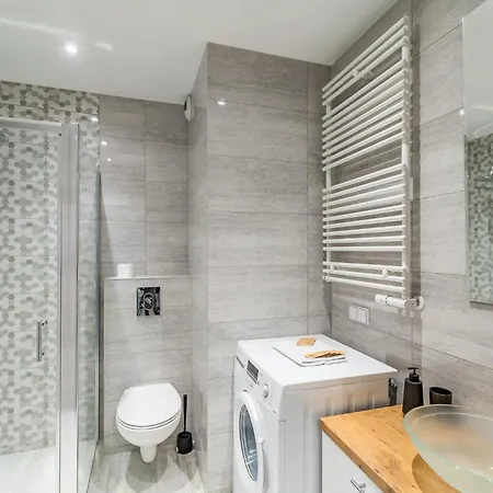 Mistrzejowice - Park, Tram & Bus Nearby - By Rentujemy Apartment Krakow