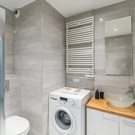 Apartment Mistrzejowice - Park, Tram & Bus Nearby - By Rentujemy Krakow