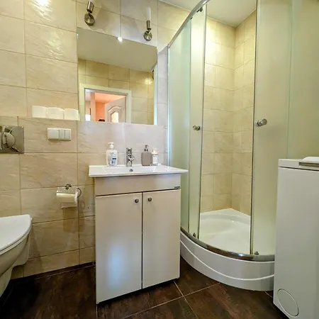 Apartment Kazimierza Wielkiego 87 By Homeprime *