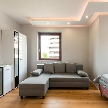 Apartment Royal Deluxe 2 6 Persons Aquapark Down Town Krakow