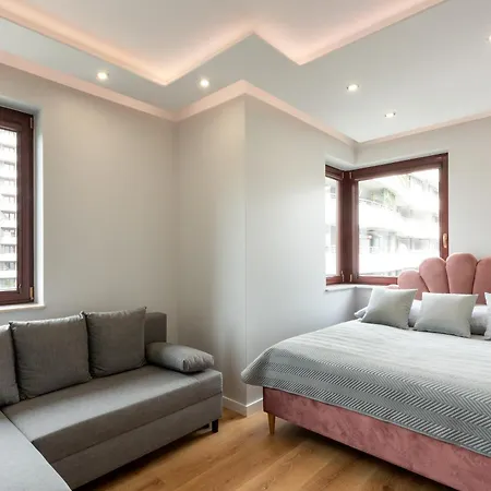 Apartment Royal Deluxe 2 6 Persons Aquapark Down Town Krakow
