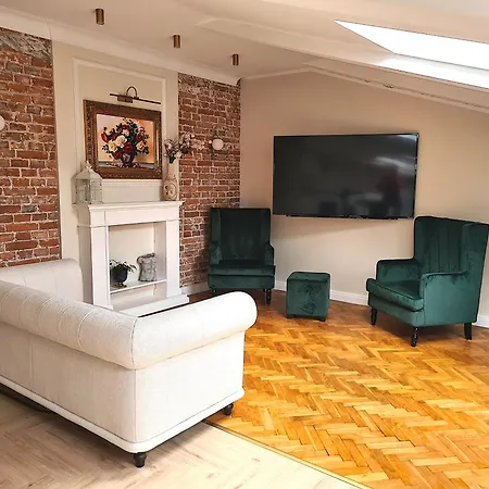 Old Town Apartment *
