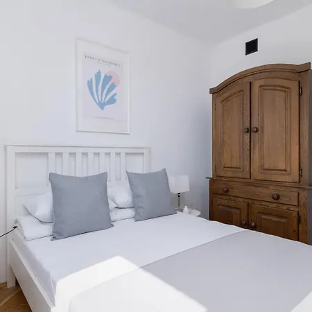 3 Bedroom Apartment-aleja Daszynskiego- Grzegorzki * Krakow