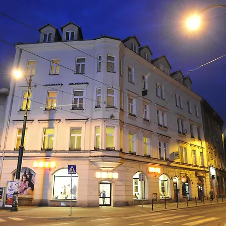 Kosmopolita Aparthotel 3*