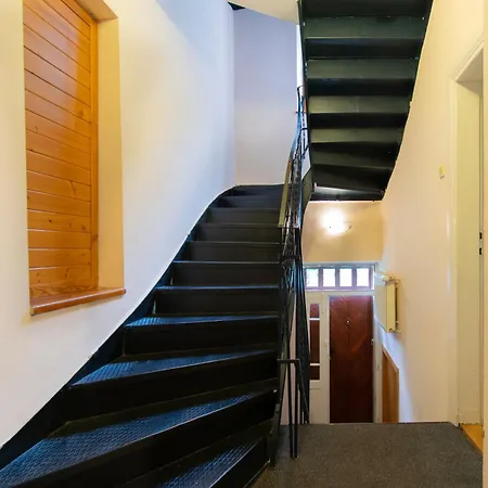 Apartment House With Garden Krolowej Jadwigi Street *