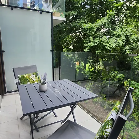 A Charming Loft In The Heart Of With Free Parking