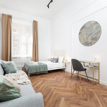 Spacious & Modern 6 Bedroom - Around The Main Market Square - By Upstairs Krakow