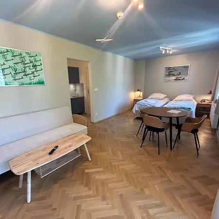 Cybulskiego Guest 3*