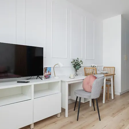 Pink & Blue Cozy In By Renters *