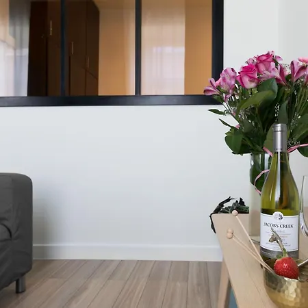 Platinum Apartment *
