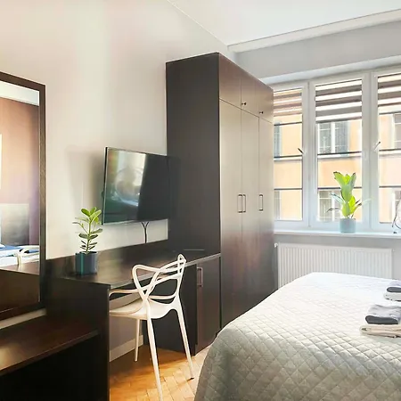 Well-connected In Old Town Cracow Apartment *