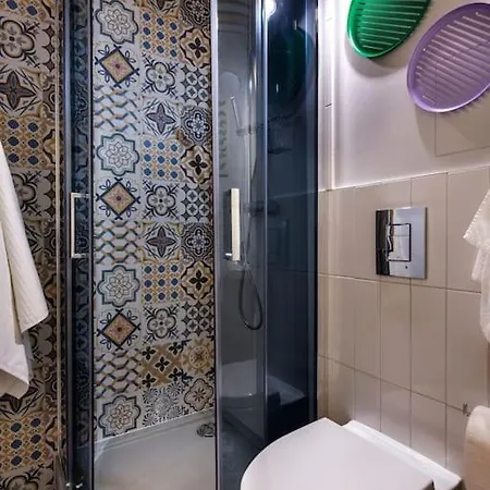 Apartment Crocus Narrow / Kochanowskiego Krakow
