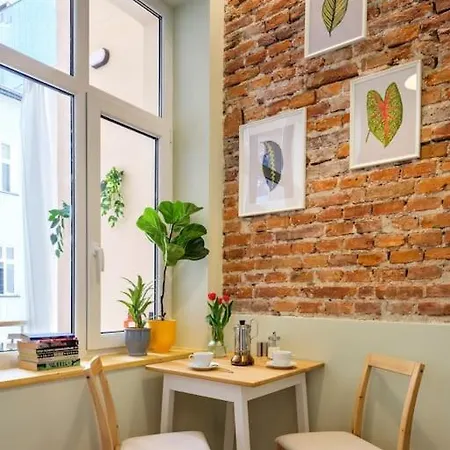 Apartment Crocus Narrow / Kochanowskiego