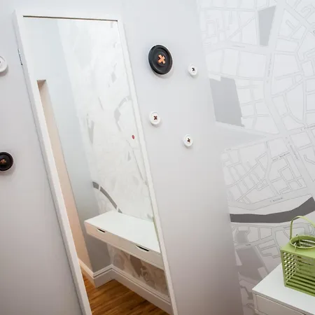 Mint Luxury At The Main Square Apartment *