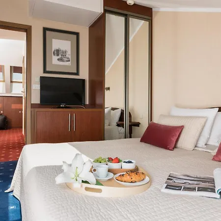 Booking Crown Piast & Spa 5* Krakow