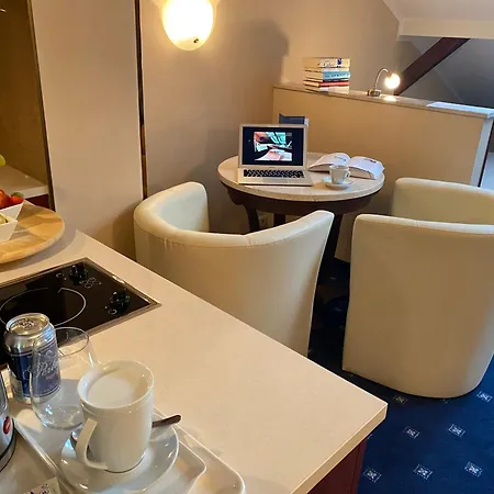 Booking Crown Piast & Spa