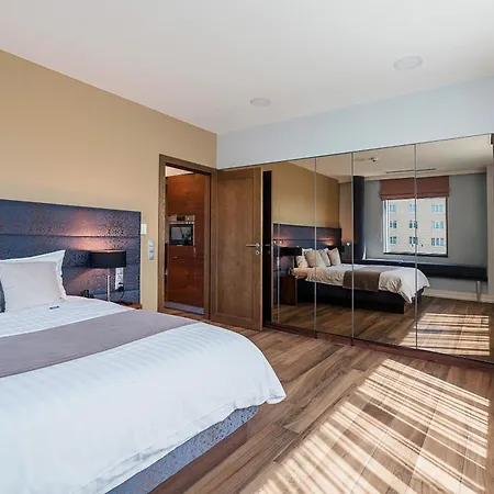 Views Aparthotel