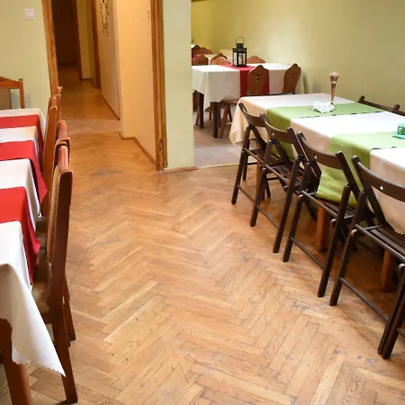 Green Hostel *