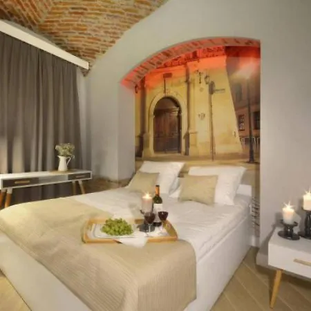 Apartment Around Market Square